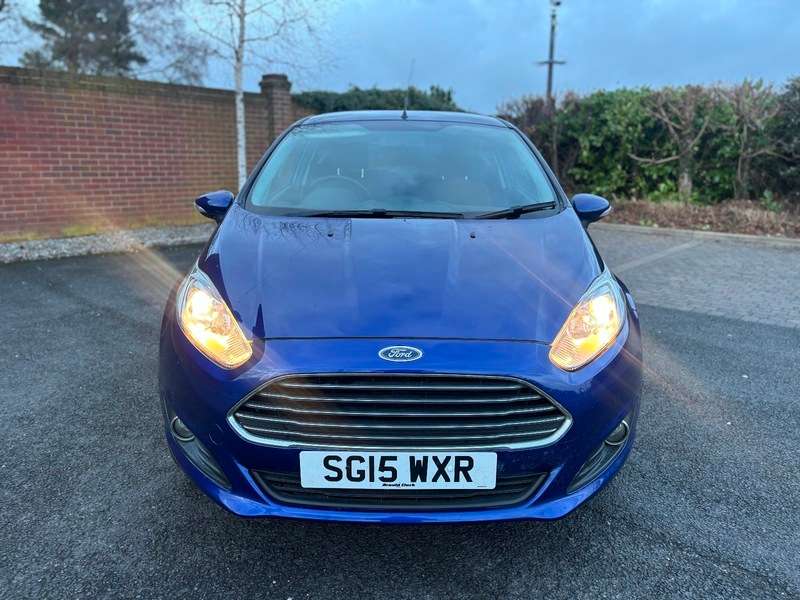 A 2015 FORD FIESTA ZETEC A 2015 FORD FIESTA ZETEC