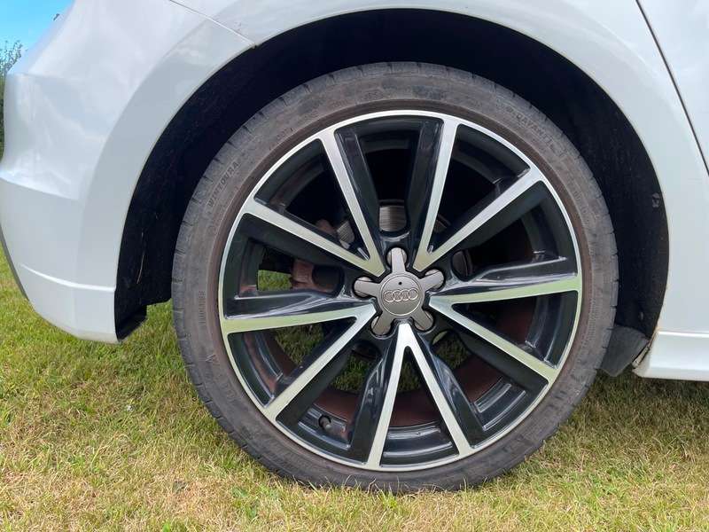 2014 AUDI A1 2014 AUDI A1