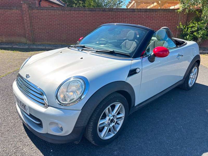 A 2014 MINI ROADSTER COOPER A 2014 MINI ROADSTER COOPER
