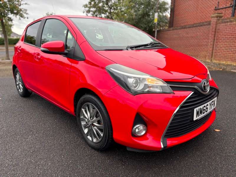 A 2017 TOYOTA YARIS VVT-I ICON M-DRIVE AUTOMATIC A 2017 TOYOTA YARIS VVT-I ICON M-DRIVE AUTOMATIC