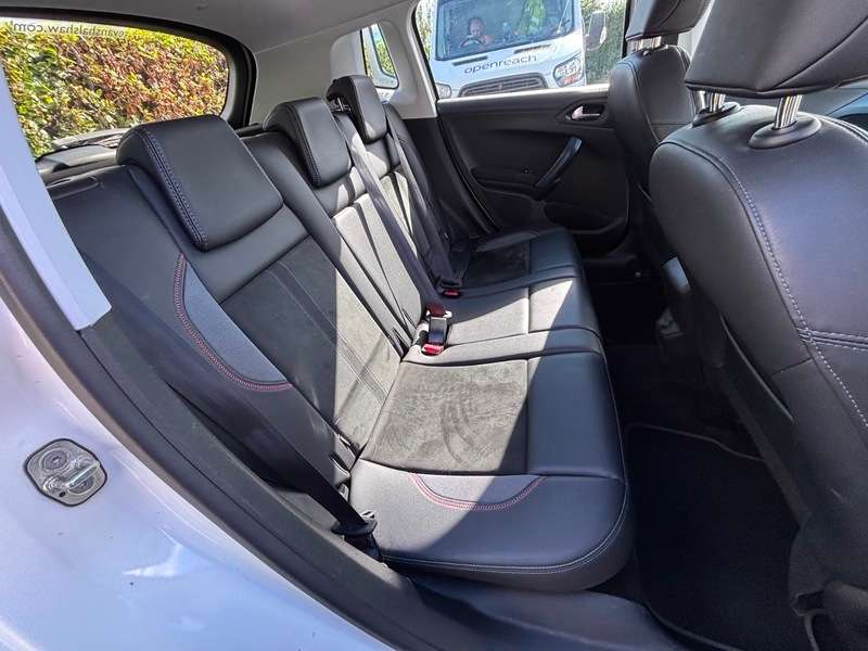 2014 PEUGEOT 2008 2014 PEUGEOT 2008