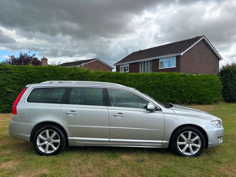 2016 VOLVO V70 2016 VOLVO V70