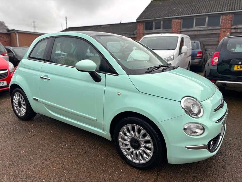 A 2017 FIAT 500 LOUNGE A 2017 FIAT 500 LOUNGE