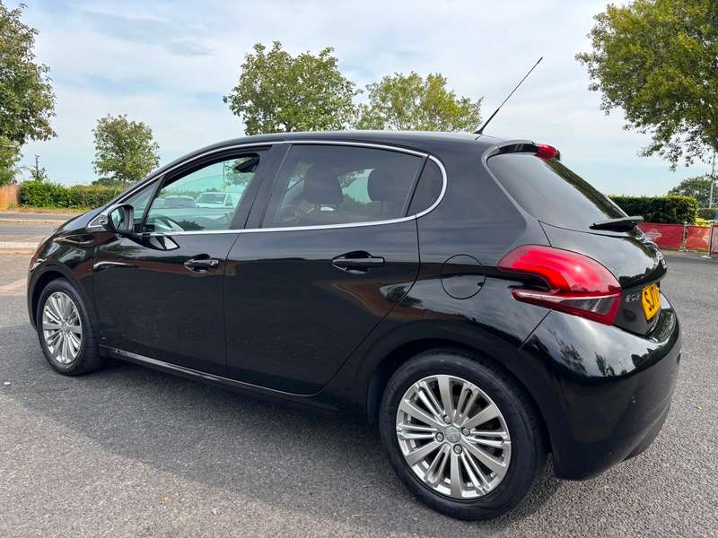 2017 PEUGEOT 208 2017 PEUGEOT 208
