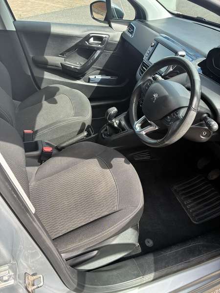 2017 PEUGEOT 208 2017 PEUGEOT 208