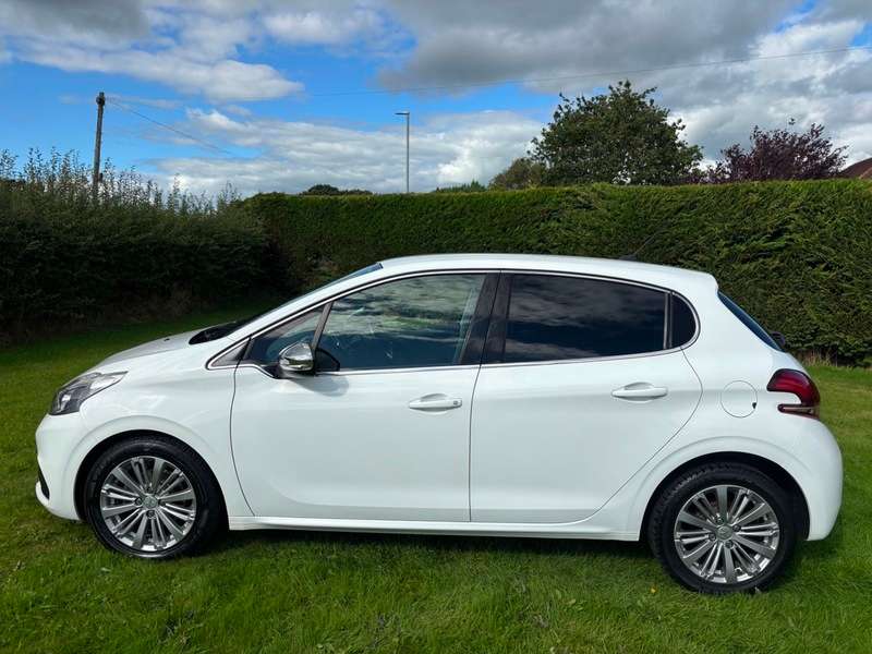2016 PEUGEOT 208 2016 PEUGEOT 208