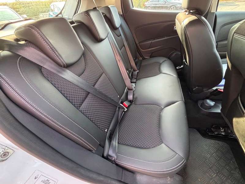 2017 RENAULT CLIO 2017 RENAULT CLIO