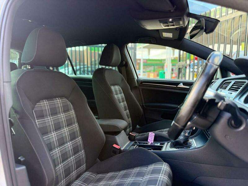 2016 VOLKSWAGEN GOLF 2016 VOLKSWAGEN GOLF