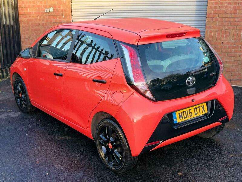 A 2015 TOYOTA AYGO 1.0 VVT-i x-cite Euro 5 5dr Euro 5 A 2015 TOYOTA AYGO 1.0 VVT-i x-cite Euro 5 5dr Euro 5