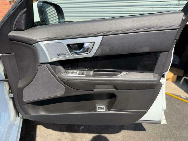 2014 JAGUAR XF 2014 JAGUAR XF