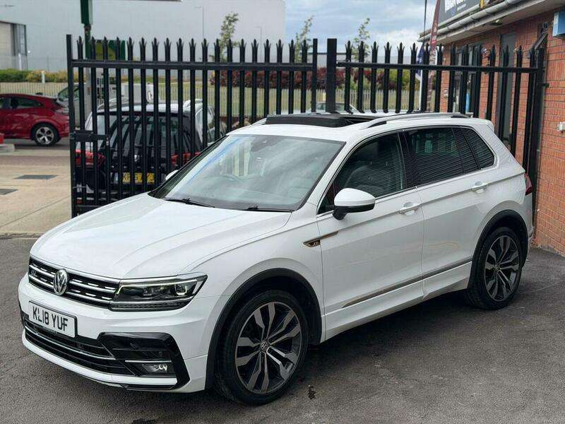 A 2018 VOLKSWAGEN TIGUAN 2.0 TDI R-Line DSG 4Motion Euro 6 (s/s) 5dr A 2018 VOLKSWAGEN TIGUAN 2.0 TDI R-Line DSG 4Motion Euro 6 (s/s) 5dr