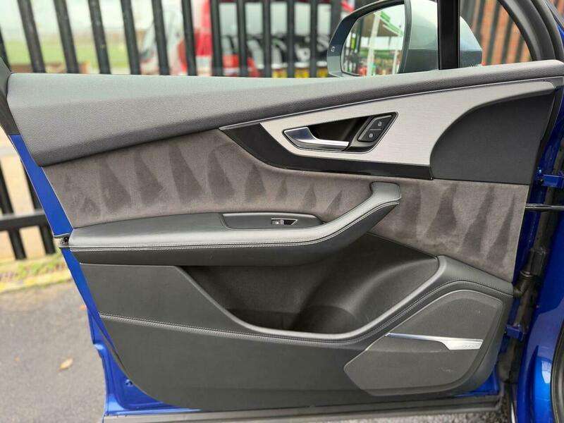 2017 AUDI SQ7 2017 AUDI SQ7