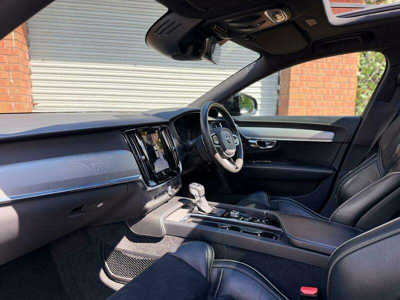 2020 VOLVO V90 2020 VOLVO V90