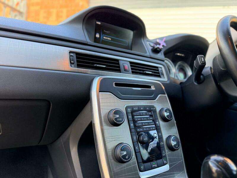 2011 VOLVO XC70 2011 VOLVO XC70