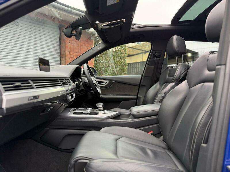 2017 AUDI SQ7 2017 AUDI SQ7