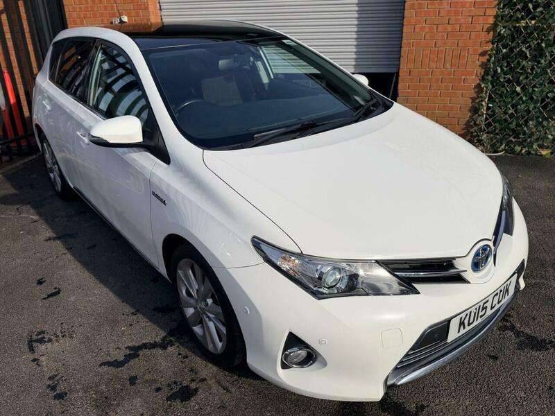 A 2015 TOYOTA AURIS 1.8 VVT-h Excel CVT Euro 5 (s/s) 5dr A 2015 TOYOTA AURIS 1.8 VVT-h Excel CVT Euro 5 (s/s) 5dr