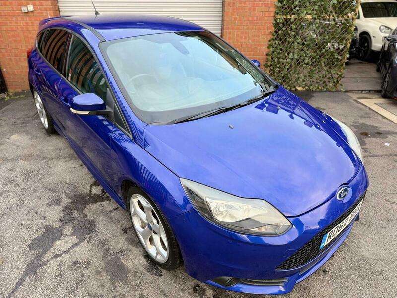 A 2012 FORD FOCUS 2.0T EcoBoost ST-2 Euro 5 (s/s) 5dr A 2012 FORD FOCUS 2.0T EcoBoost ST-2 Euro 5 (s/s) 5dr