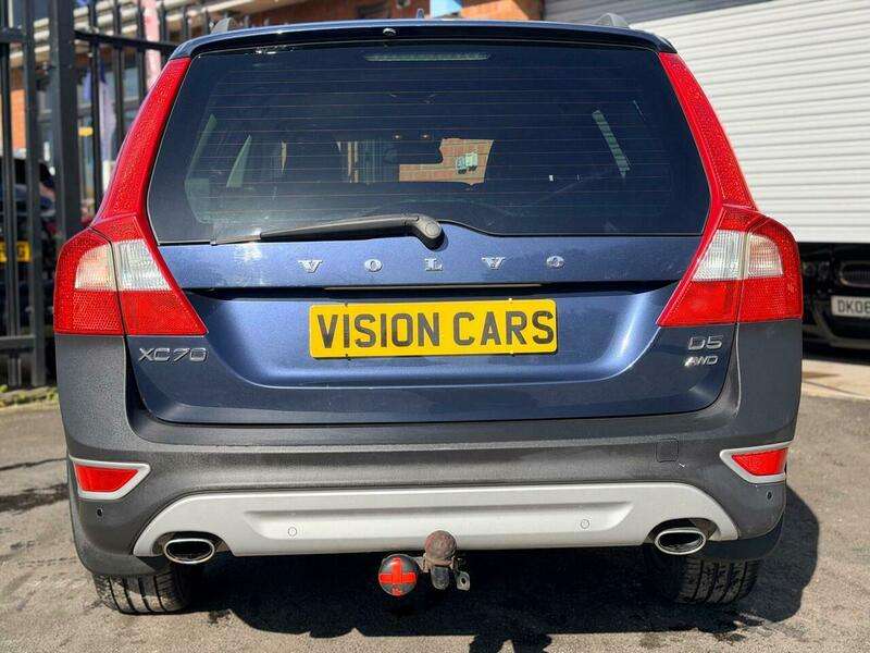 2011 VOLVO XC70 2011 VOLVO XC70