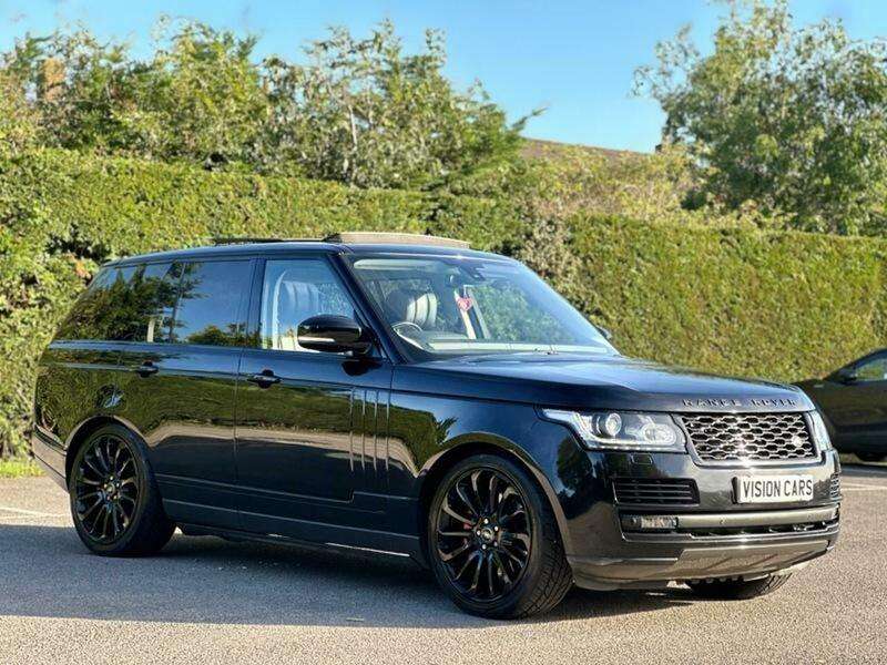 A 2013 LAND ROVER RANGE ROVER SDV8 VOGUE A 2013 LAND ROVER RANGE ROVER SDV8 VOGUE