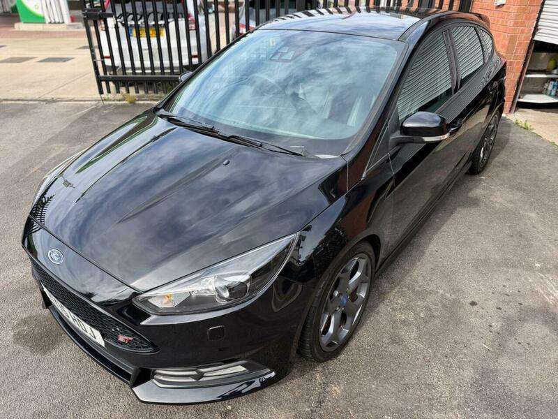A 2015 FORD FOCUS 2.0T EcoBoost ST-3 Euro 6 (s/s) 5dr A 2015 FORD FOCUS 2.0T EcoBoost ST-3 Euro 6 (s/s) 5dr