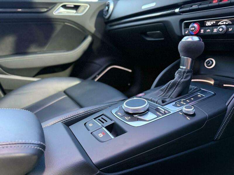 null AUDI RS3 null AUDI RS3