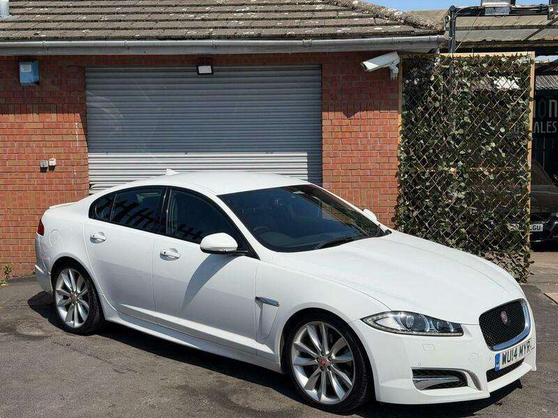 A 2014 JAGUAR XF 3.0d S V6 Premium Luxury Auto Euro 5 (s/s) 4dr A 2014 JAGUAR XF 3.0d S V6 Premium Luxury Auto Euro 5 (s/s) 4dr