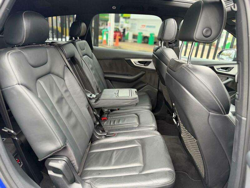 2017 AUDI SQ7 2017 AUDI SQ7