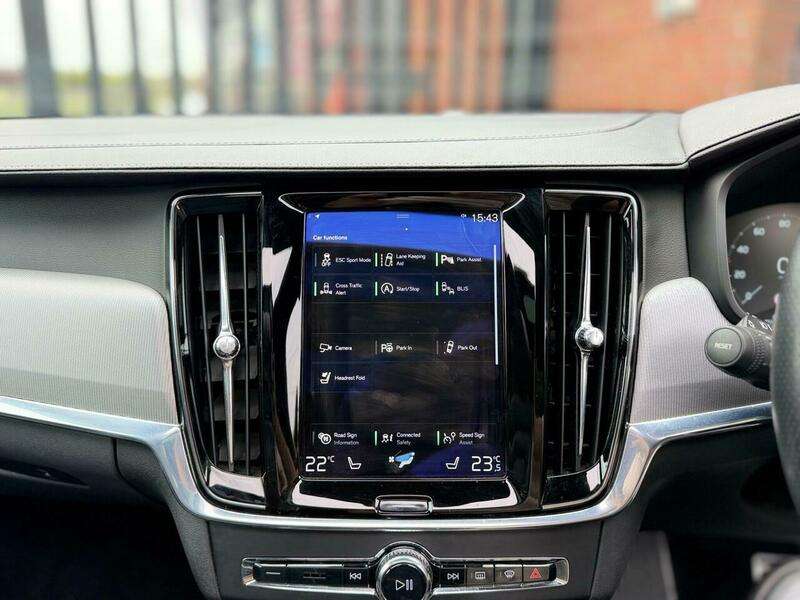 2018 VOLVO V90 2018 VOLVO V90