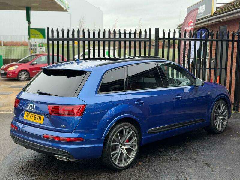 2017 AUDI SQ7 2017 AUDI SQ7