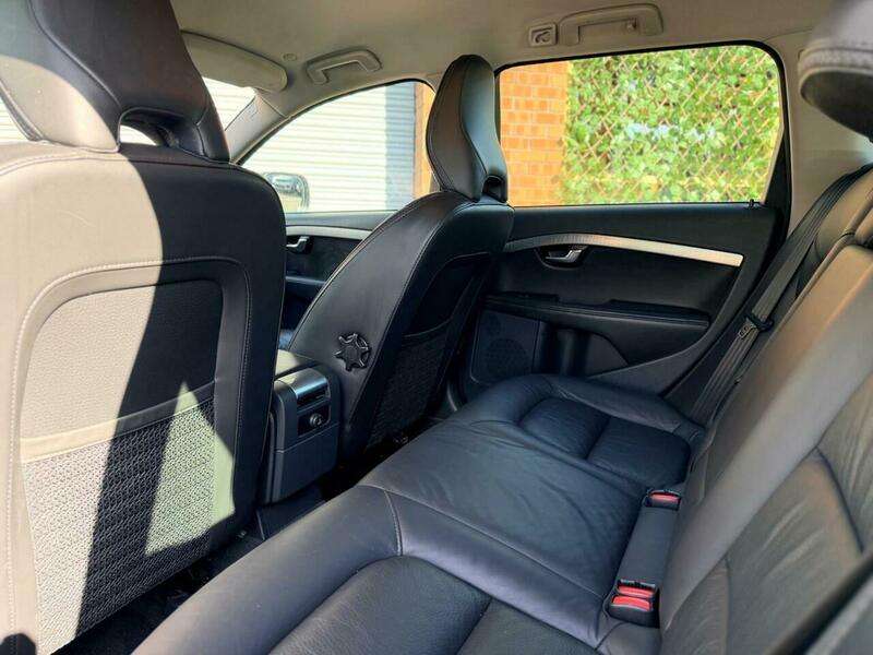 2011 VOLVO XC70 2011 VOLVO XC70