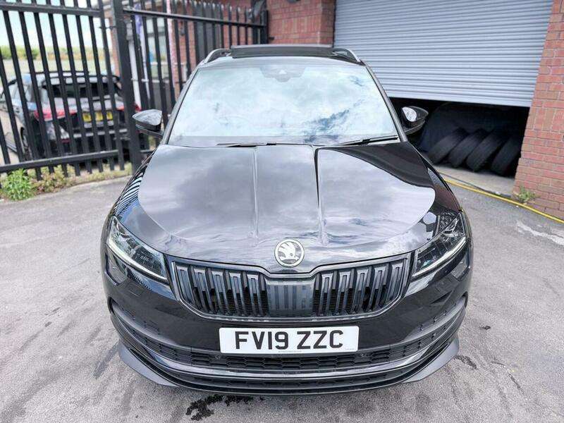 A 2019 SKODA KAROQ 2.0 TSI SportLine DSG 4WD Euro 6 (s/s) 5dr A 2019 SKODA KAROQ 2.0 TSI SportLine DSG 4WD Euro 6 (s/s) 5dr