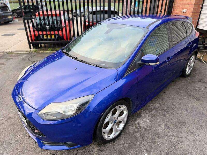 A 2012 FORD FOCUS 2.0T EcoBoost ST-2 Euro 5 (s/s) 5dr A 2012 FORD FOCUS 2.0T EcoBoost ST-2 Euro 5 (s/s) 5dr