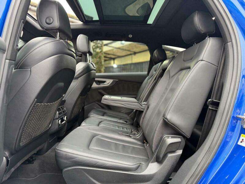 2017 AUDI SQ7 2017 AUDI SQ7