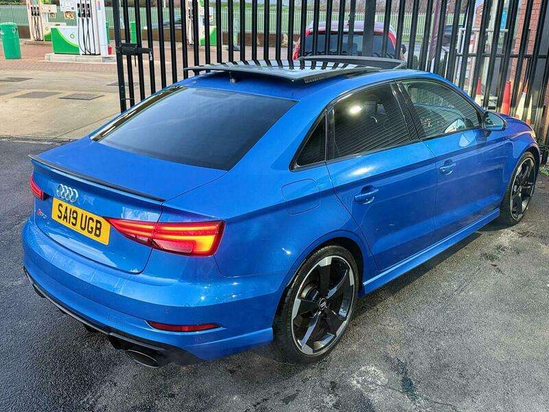null AUDI RS3 null AUDI RS3
