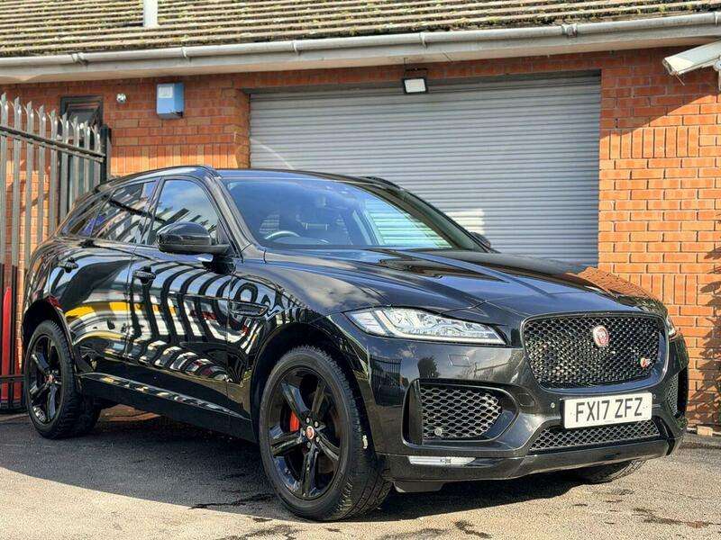 A 2017 JAGUAR F-PACE 3.0 D300 V6 S Auto AWD Euro 6 (s/s) 5dr A 2017 JAGUAR F-PACE 3.0 D300 V6 S Auto AWD Euro 6 (s/s) 5dr