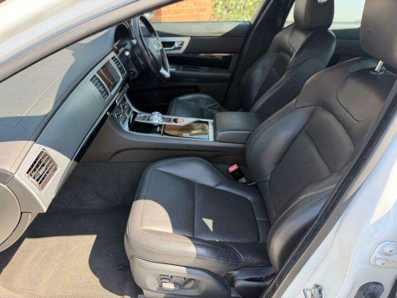 2014 JAGUAR XF 2014 JAGUAR XF