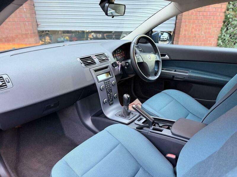 2011 VOLVO C30 2011 VOLVO C30