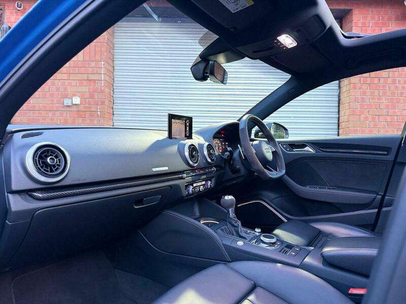 null AUDI RS3 null AUDI RS3