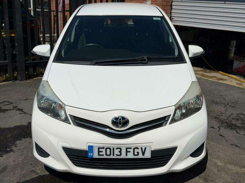 A 2013 TOYOTA YARIS 1.33 Dual VVT-i TR Euro 5 5dr A 2013 TOYOTA YARIS 1.33 Dual VVT-i TR Euro 5 5dr