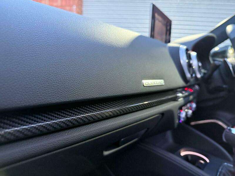 null AUDI RS3 null AUDI RS3