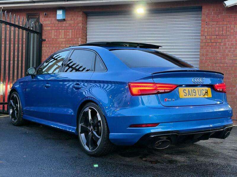 null AUDI RS3 null AUDI RS3