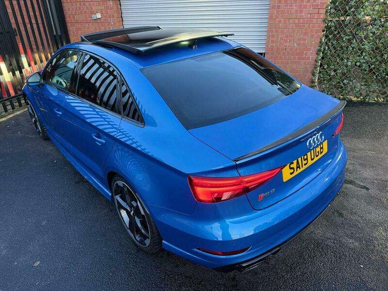 null AUDI RS3 null AUDI RS3