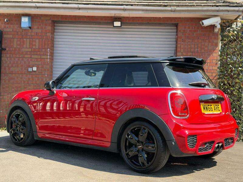 A 2016 MINI HATCH 2.0 John Cooper Works Auto Euro 6 (s/s) 3dr A 2016 MINI HATCH 2.0 John Cooper Works Auto Euro 6 (s/s) 3dr