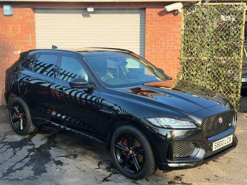 A 2017 JAGUAR F-PACE 3.0 D300 V6 S Auto AWD Euro 6 (s/s) 5dr A 2017 JAGUAR F-PACE 3.0 D300 V6 S Auto AWD Euro 6 (s/s) 5dr