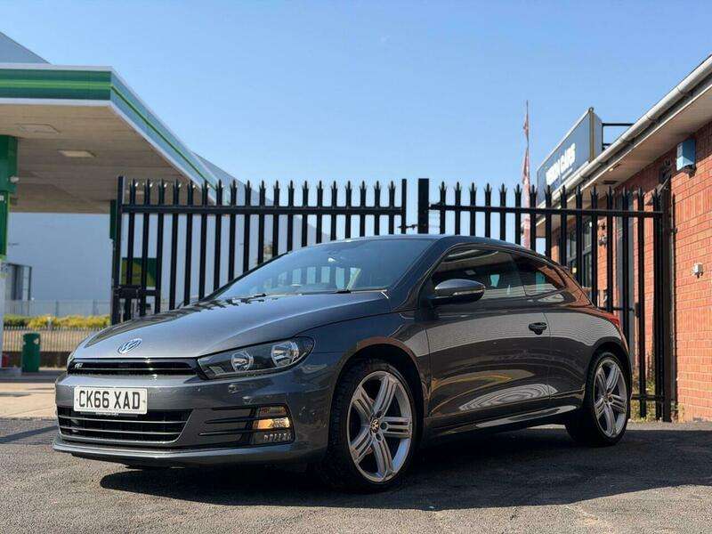 A 2016 VOLKSWAGEN SCIROCCO 2.0 TDI BlueMotion Tech R-Line Euro 6 (s/s) 3dr A 2016 VOLKSWAGEN SCIROCCO 2.0 TDI BlueMotion Tech R-Line Euro 6 (s/s) 3dr