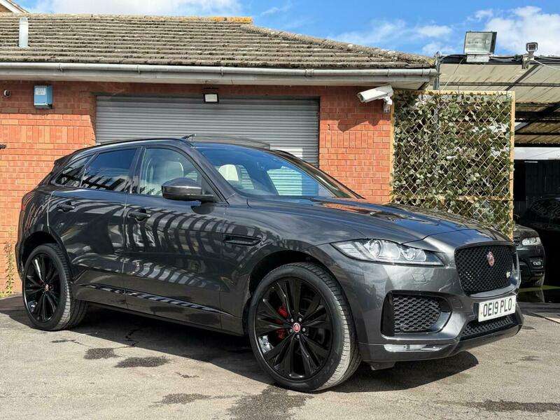 A 2019 JAGUAR F-PACE 3.0 D300 V6 S Auto AWD Euro 6 (s/s) 5dr A 2019 JAGUAR F-PACE 3.0 D300 V6 S Auto AWD Euro 6 (s/s) 5dr