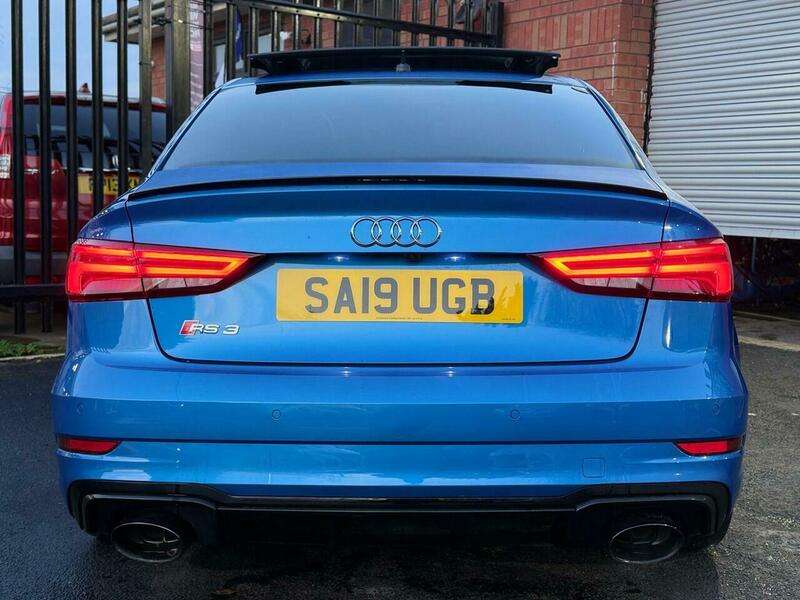 null AUDI RS3 null AUDI RS3