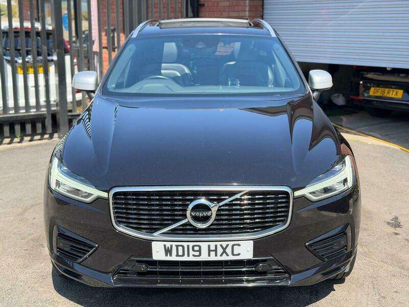 A 2019 VOLVO XC60 2.0h T8 Twin Engine 11.6kWh R-Design Auto AWD Euro 6 (s/s) 5dr A 2019 VOLVO XC60 2.0h T8 Twin Engine 11.6kWh R-Design Auto AWD Euro 6 (s/s) 5dr