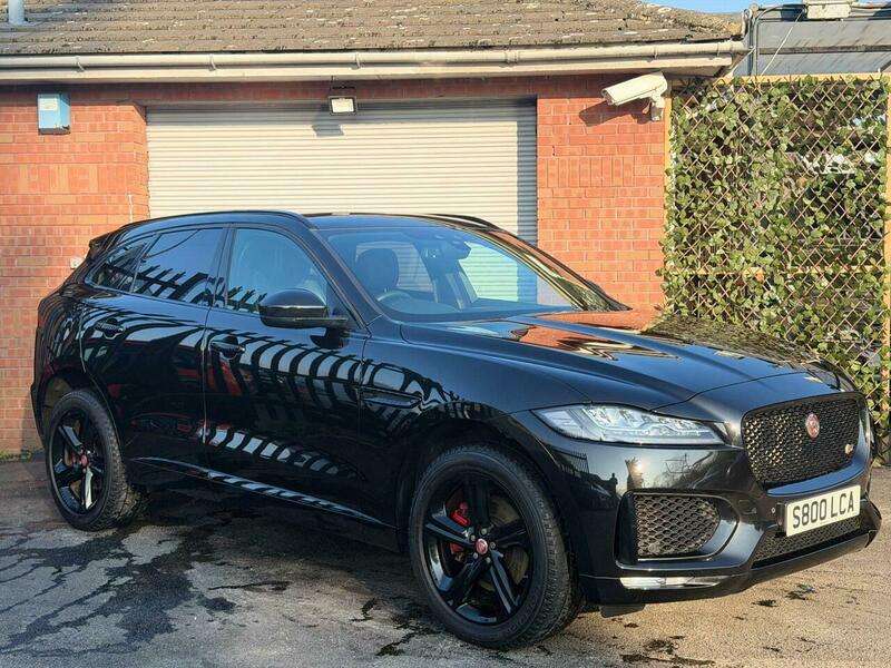A 2017 JAGUAR F-PACE 3.0 D300 V6 S Auto AWD Euro 6 (s/s) 5dr A 2017 JAGUAR F-PACE 3.0 D300 V6 S Auto AWD Euro 6 (s/s) 5dr