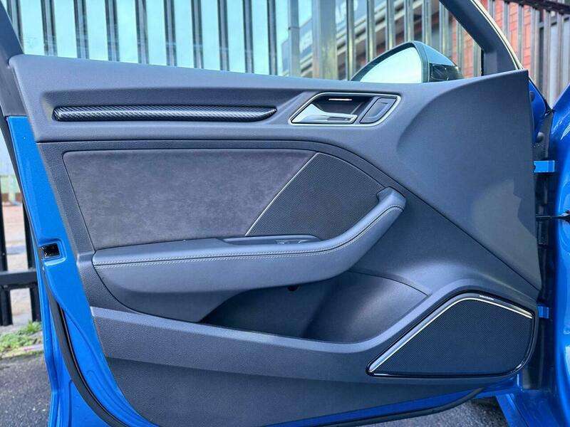 null AUDI RS3 null AUDI RS3